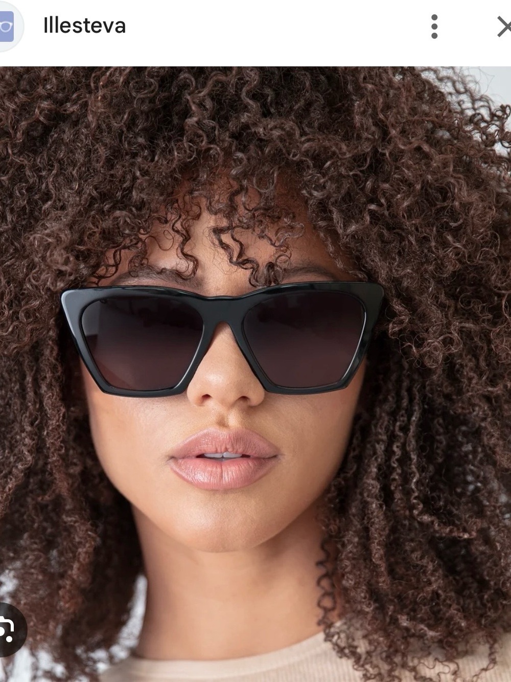 Illesteva Lisbon Sunglasses in Black